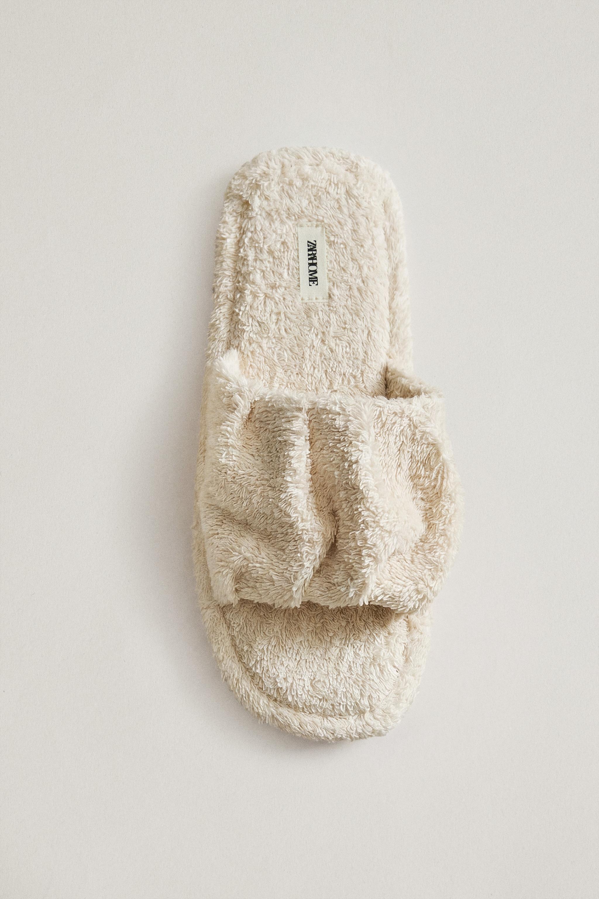 PANTOUFLES SERVIETTE DE BAIN PLIS